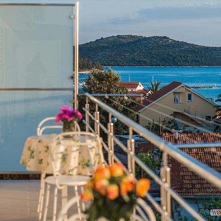 Apartmani Aria Rogoznica  Luaran gambar