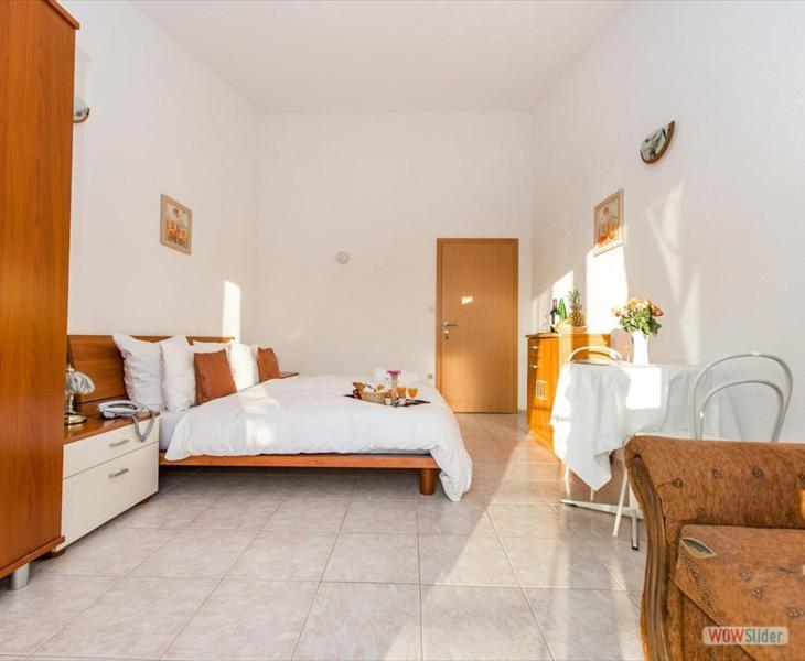 Apartmani Aria Rogoznica  Luaran gambar