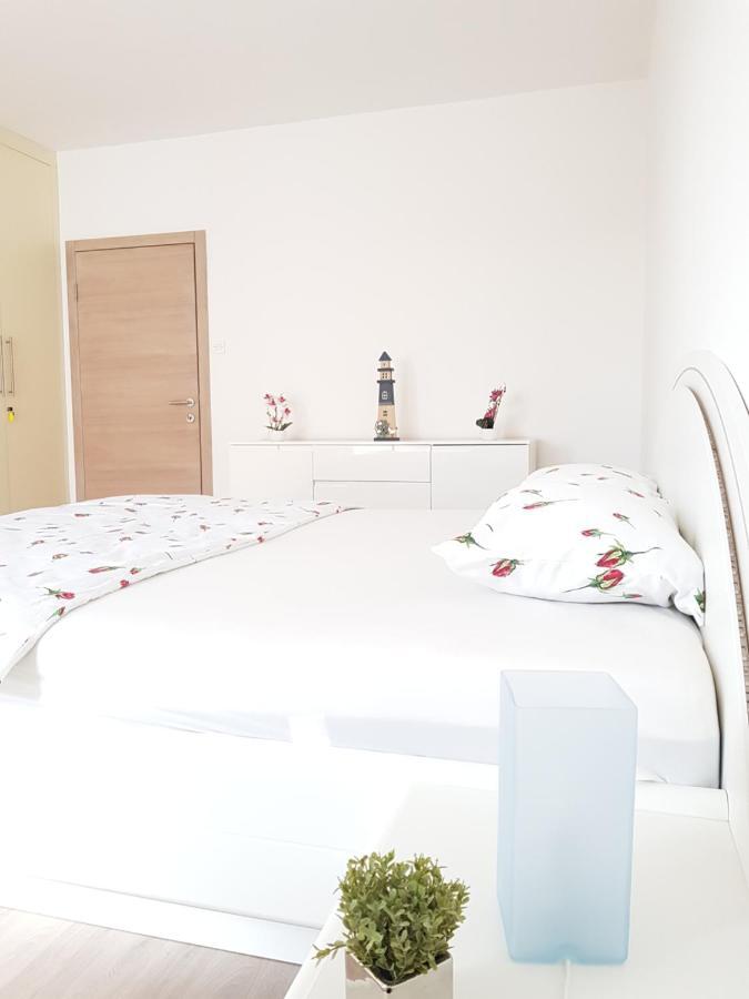Apartmani Aria Rogoznica  Luaran gambar