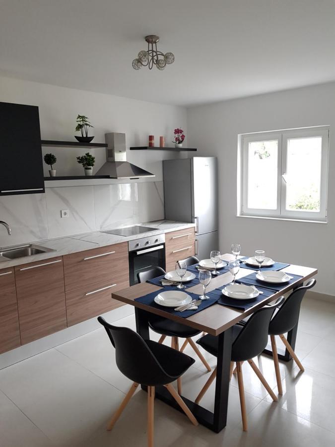 Apartmani Aria Rogoznica  Luaran gambar