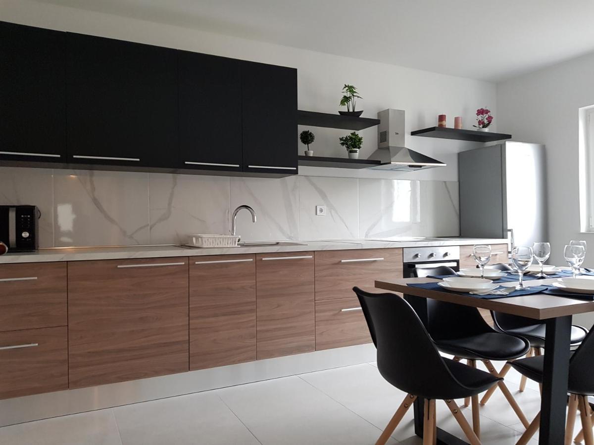 Apartmani Aria Rogoznica  Luaran gambar